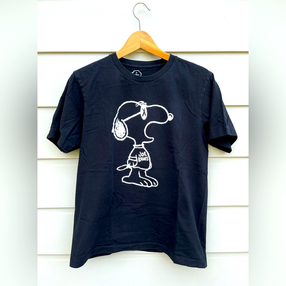 Uniqlo UT Kaws x Peanuts Black T-Shirt
Size S